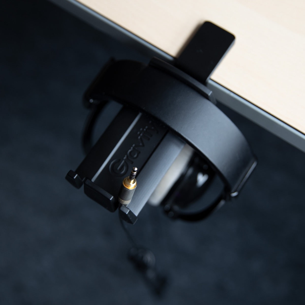Gravity HPHTC01B Desk Mount Headphones Hanger